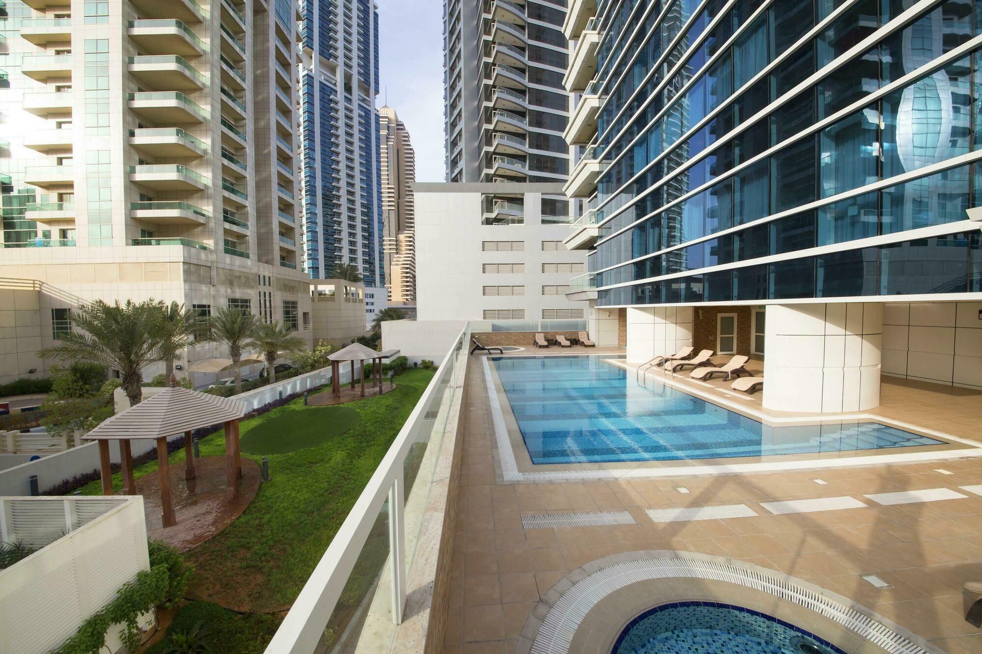 Barcelo Residences Dubai Marina Екстериор снимка
